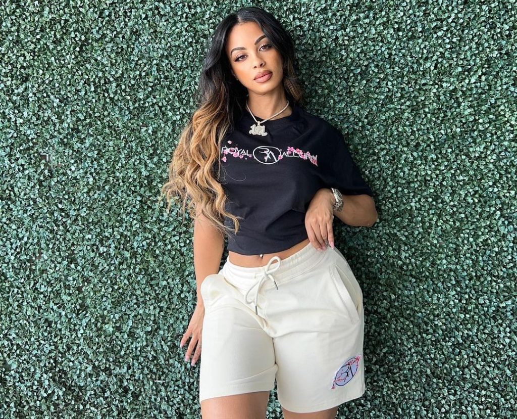 Analicia Chaves Age, Wikipedia, Height, Husband, Boyfriend, Family