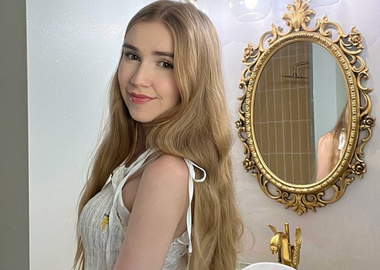 Mia Maples Age, Wikipedia, Height, Husband, Boyfriend, Family - Mia Maples Height: YouTube Star's Real Size