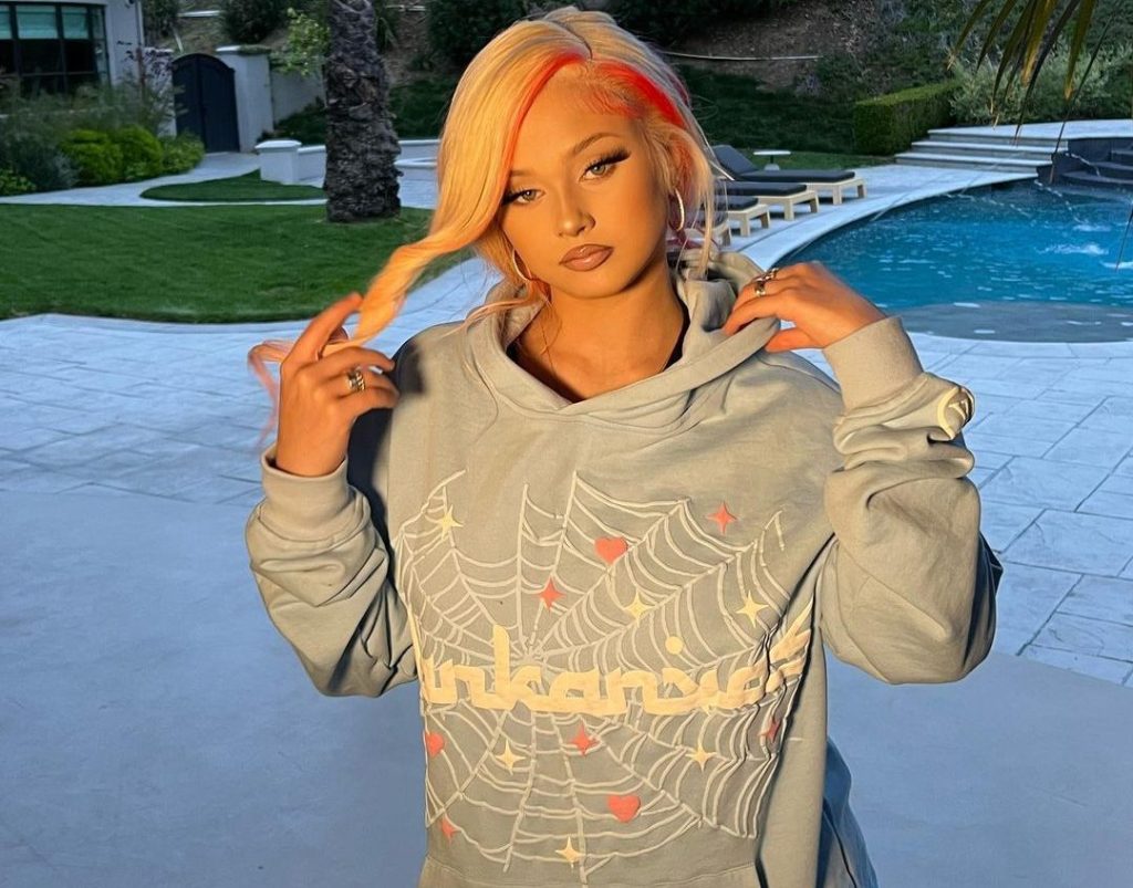 Alabama Barker Age, Wikipedia, Height, Husband, Boyfriend, Family