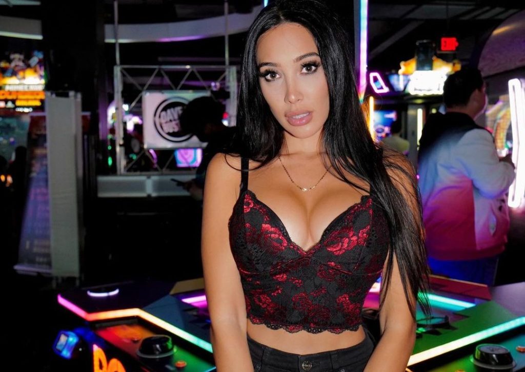 Scarlet Vas Age, Wiki, Height, Wife, Boyfriend, Family, Biography, Net