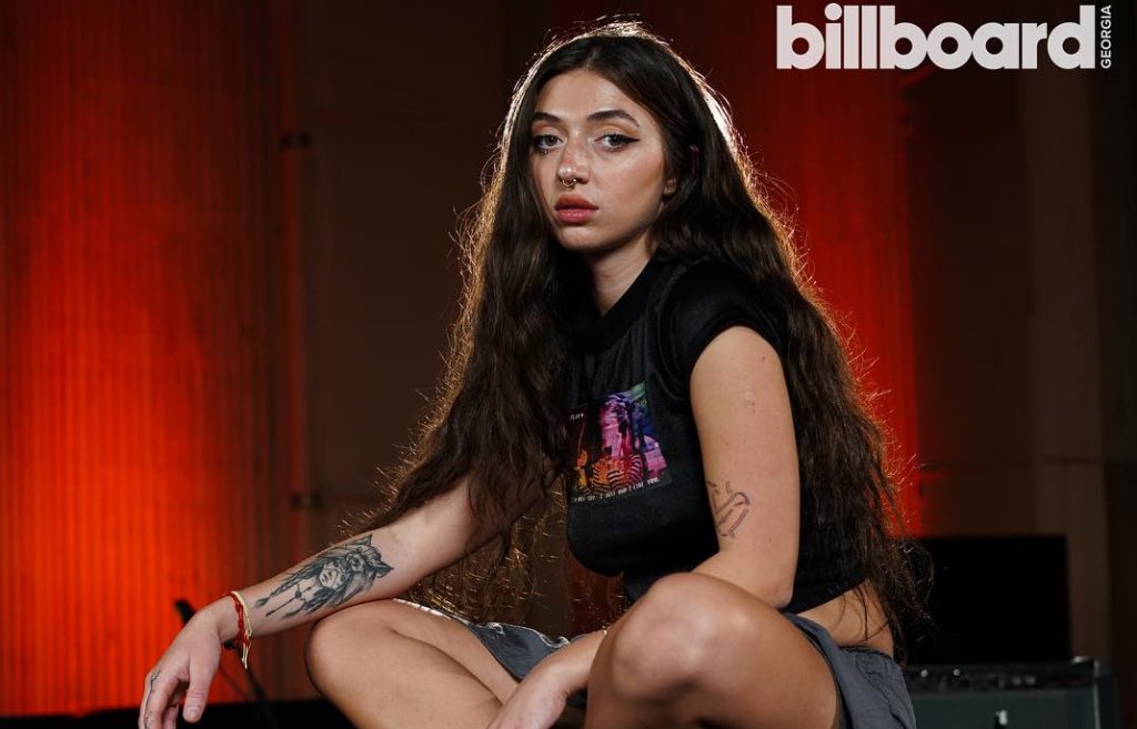 Nini Iris (The Voice) Age, Wikipedia, Height, Husband, Boyfriend